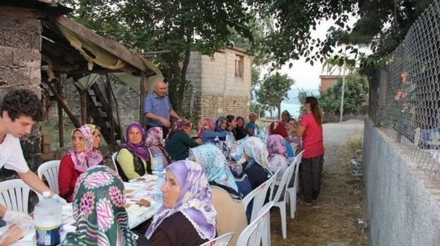 Karaisalı Belediyesi Toplu İftarlara Devam Ediyor
