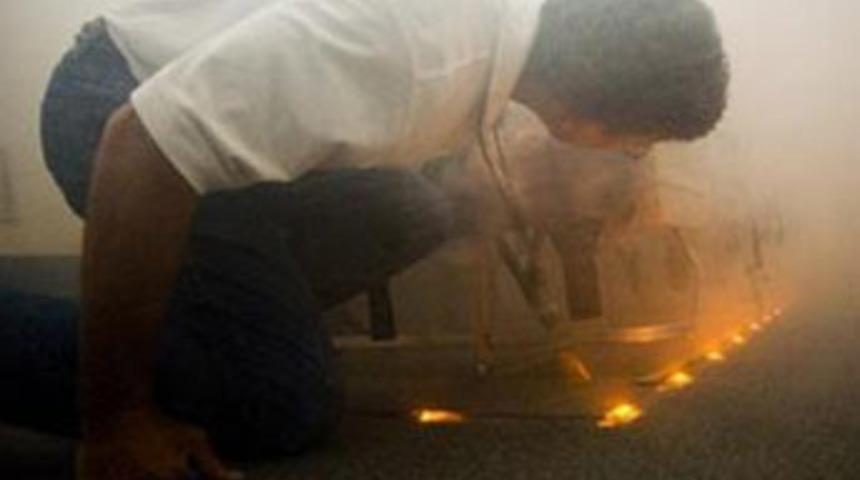 Onun korkun&ccedil; bir işi var 