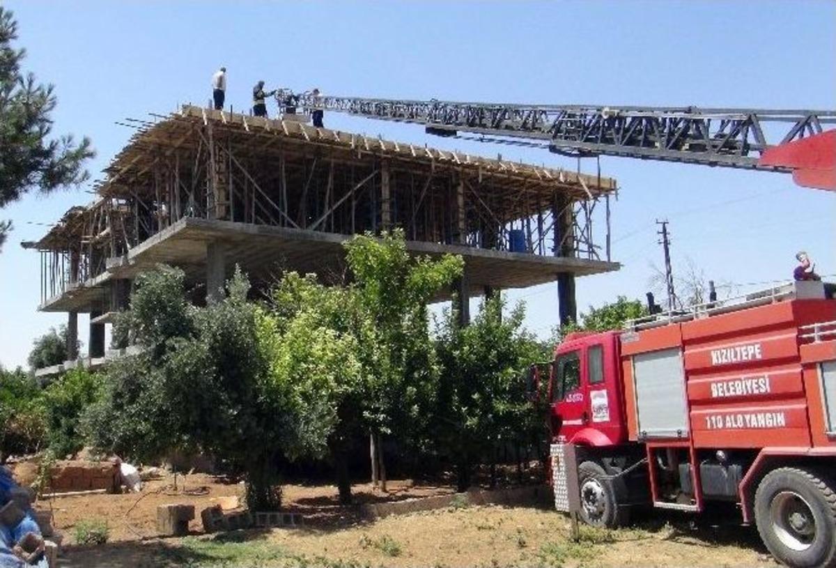 Bel Tutulması Ge&ccedil;iren Kalıp Ustası İnşatta Mahsur Kaldı