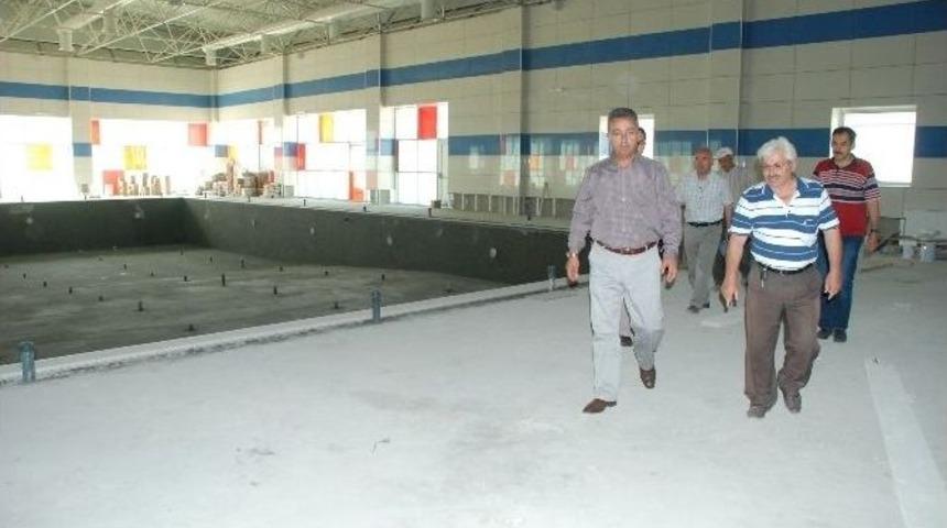 Başkan Han&ccedil;erli, Y&uuml;zme Havuzu İnşaatını İnceledi