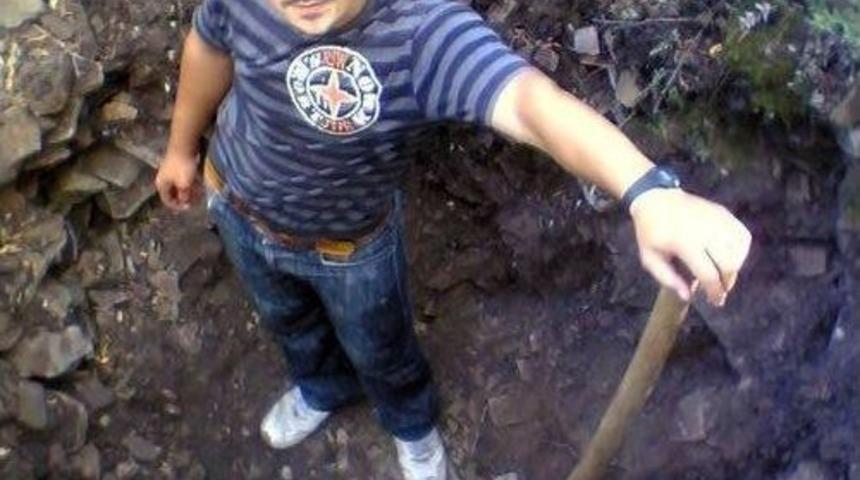 Babasının &Ouml;l&uuml;m&uuml;ne Dayanamayan Gen&ccedil; İntihar Etti