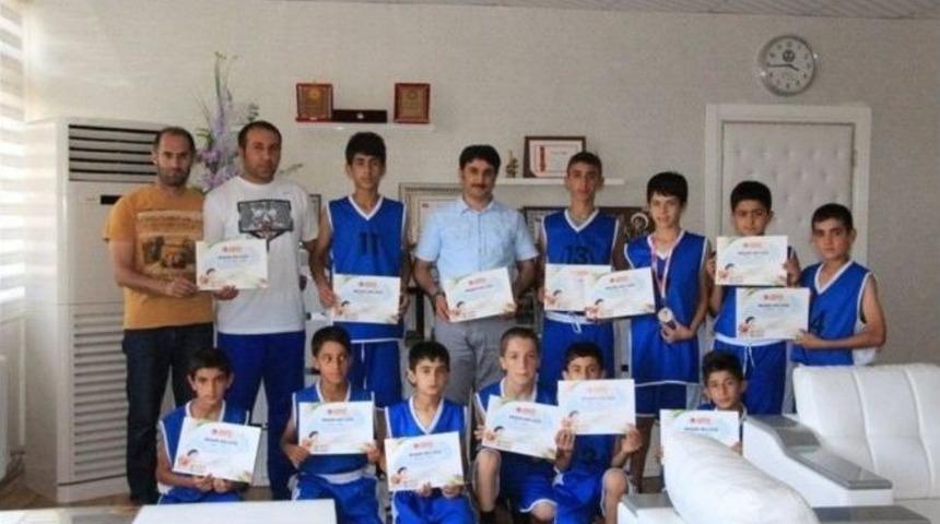Şırnaklı Sporcular T&uuml;rkiye Minikler Basketbol Şampiyonasına Katıldı