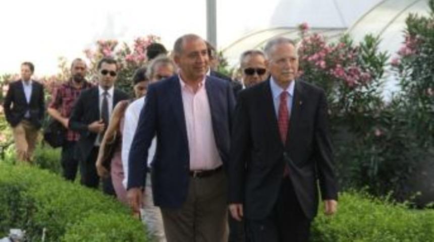 İhsanoğlu: &ldquo;ben Anayasa&rsquo;da Yazılı Olan H&uuml;k&uuml;mlerin Bek&ccedil;isiyim&rdquo;