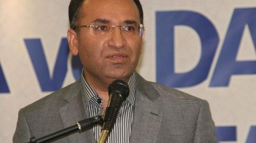 Bakan Bozdağ: &ldquo;biz T&uuml;rkiye&rsquo;ye Cumhurbaşkanı Se&ccedil;iyoruz, T&uuml;rkiye&rsquo;ye Lider Se&ccedil;iyoruz. Bir Yere Memur Se&ccedil;miyoruz&rdquo;