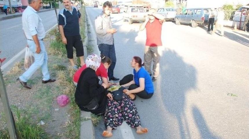 Yolun Karşısına Ge&ccedil;mek İsterken Otomobil &Ccedil;arptı