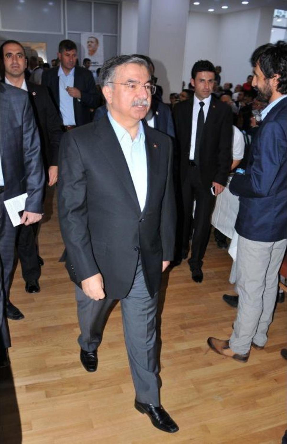 Milli Savunma Bakanı Yılmaz, Sivas&rsquo;ta
