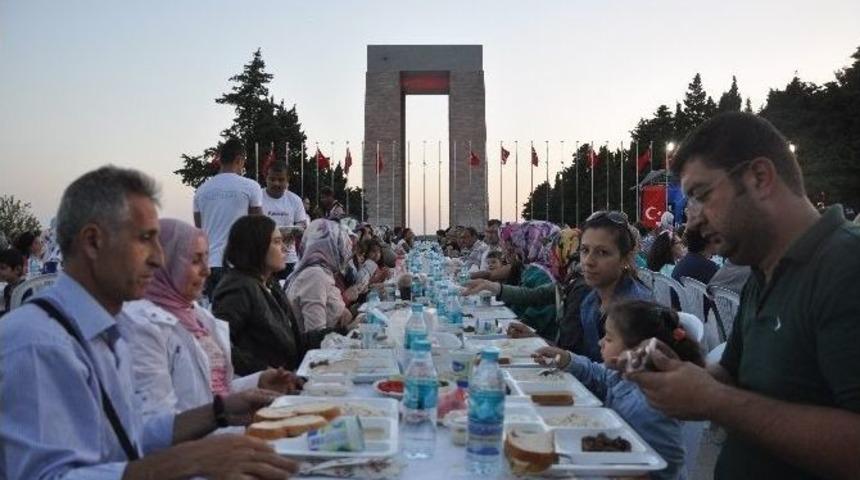 Şehitler Huzurunda İftar