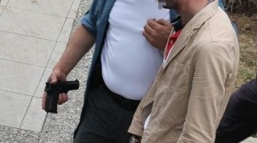 Başbakan'ın Mitingine Silahla Girmek İstedi