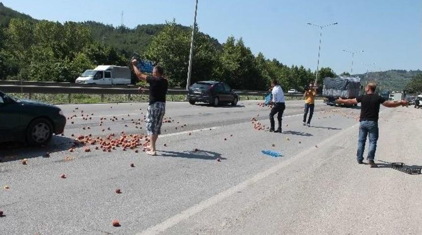 Zabıtaya Kızan K&ouml;yl&uuml;ler, İstanbul Yolunu Birbirine Kattılar