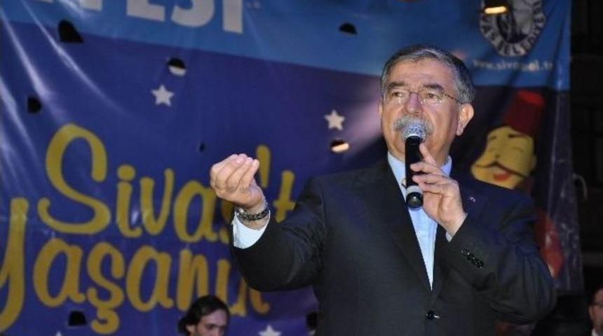 Milli Savunma Bakanı İsmet Yılmaz Sivas&rsquo;ta