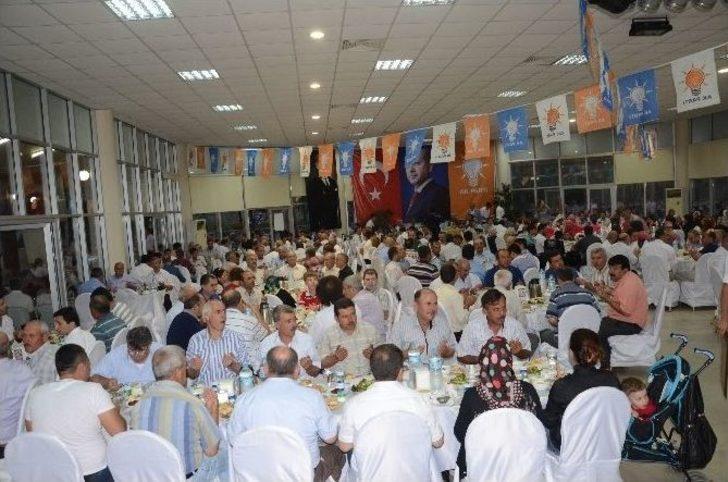 Ak Parti Akhisar İlçe Teşkilatından İftar G2