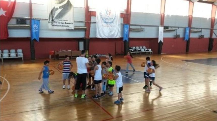 Akçakoca Yaz Spor Okullarında Basketbol Rüzgarı