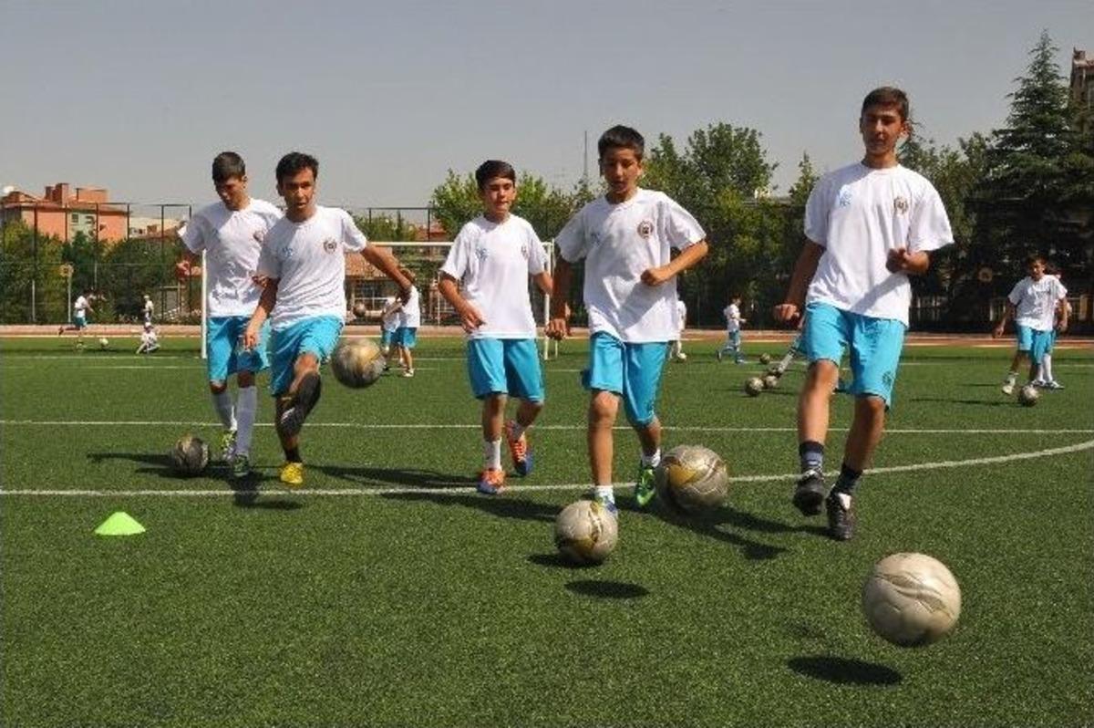 Yenimahalle&rsquo;de Yaz Bir Başka G&uuml;zel