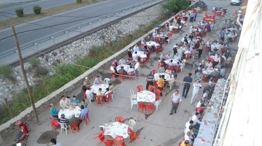 Kula'da Semerkand İftarları S&uuml;r&uuml;yor