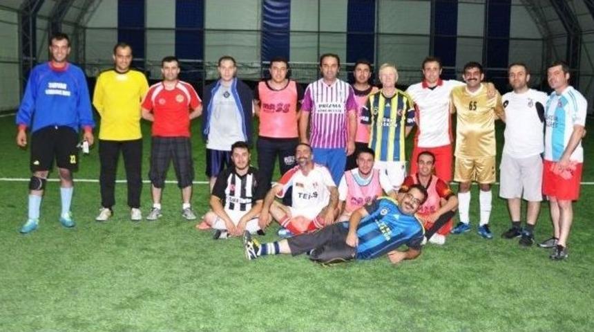 Polis Ve Basın Arasındaki Dostluk Ma&ccedil;ı Berabere Bitti