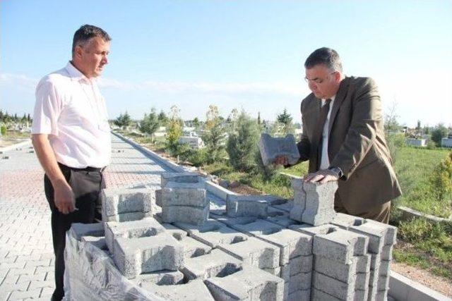 Kırklareli&rsquo;de Bayram Hazırlıkları Mezarlıklarda S&uuml;r&uuml;yor 2