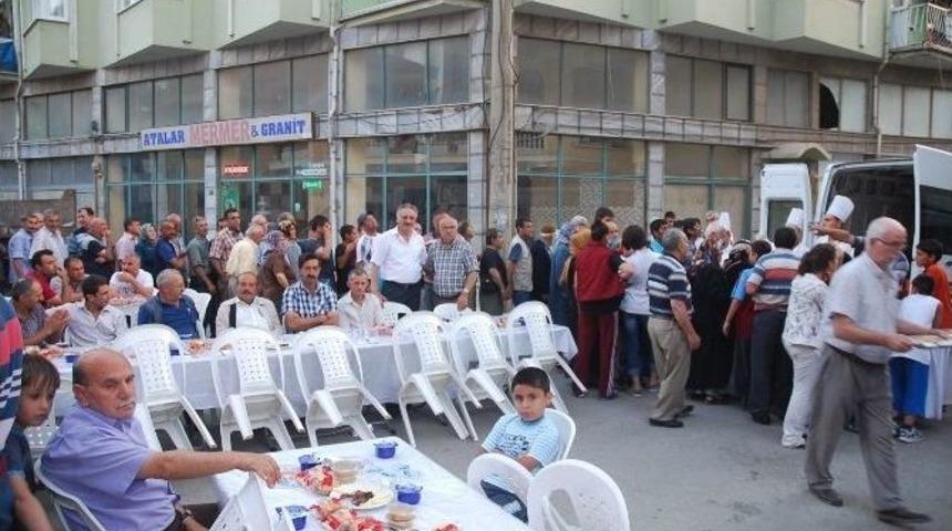 Sokakta İftar Keyfi