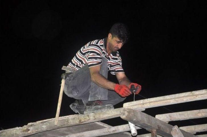 Şırnak'ta İnşaat İşçileri İftardan Sonra Çalışıyor G1