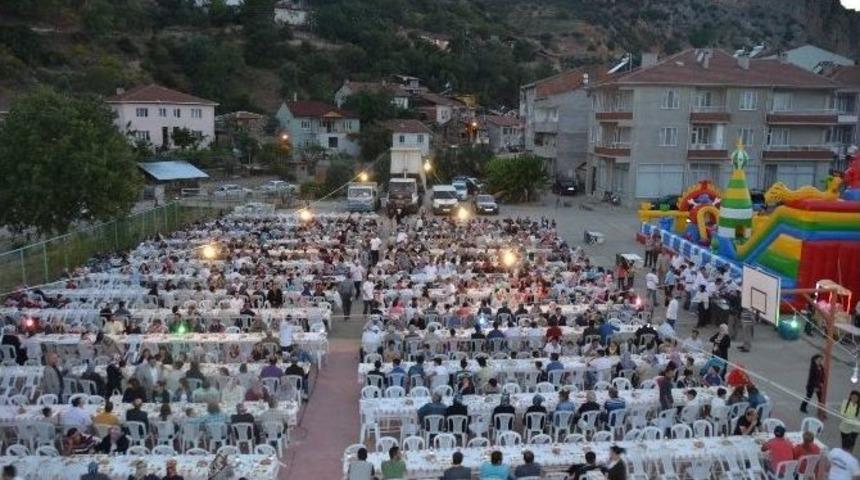 Bilecik Belediyesi'nden İstasyon Mahallesinde İftar