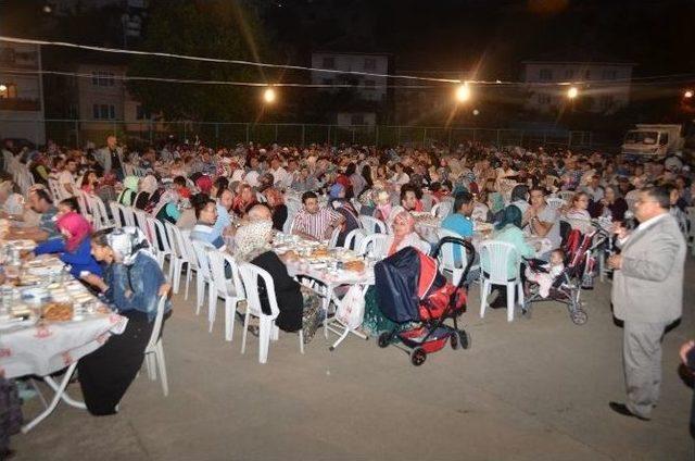 Bilecik Belediyesi nden İstasyon Mahallesinde İftar 1