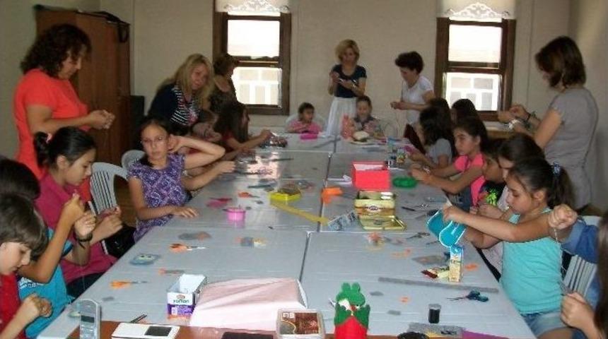 Minik &Ouml;ğrenciler İ&ccedil;in "kendi Oyuncağını Kendin Yap'' Projesi