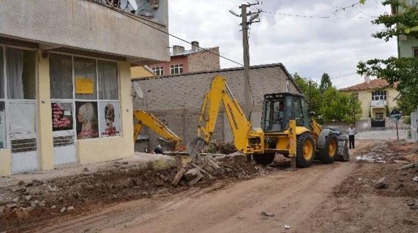 B&uuml;nyan Belediye Başkanı Şinasi G&uuml;lc&uuml;oğlu &Ccedil;alışmaları Yerinde İnceledi