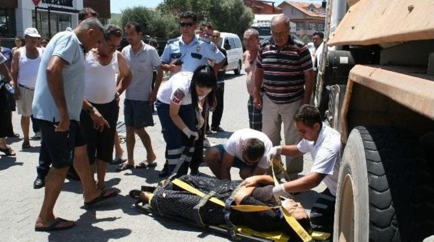 (&ouml;zel)- Marmaris&rsquo;te Karşıya Ge&ccedil;meye &Ccedil;alışan Kadın Kamyonun Altında Kaldı