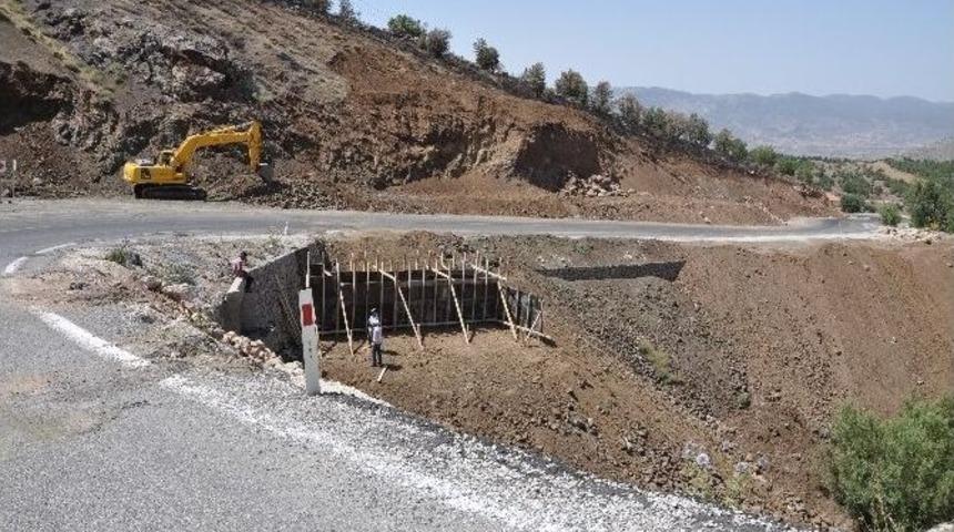 İki Yıl &Ouml;nce &Ccedil;&ouml;ken Yol Yapılıyor