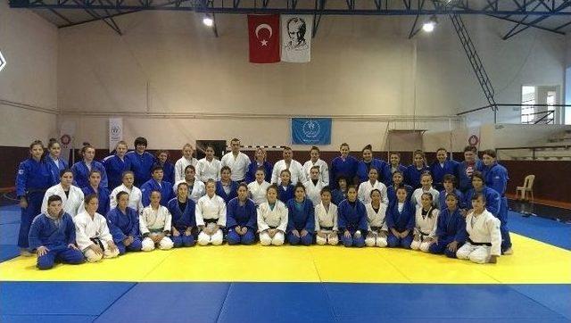 Gürcistan Judo Bayan Milli Takımı Trabzon’da Kamp Yapıyor