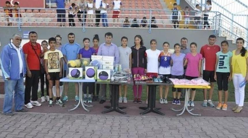 Tohm Sporcularına Malzeme Dopingi