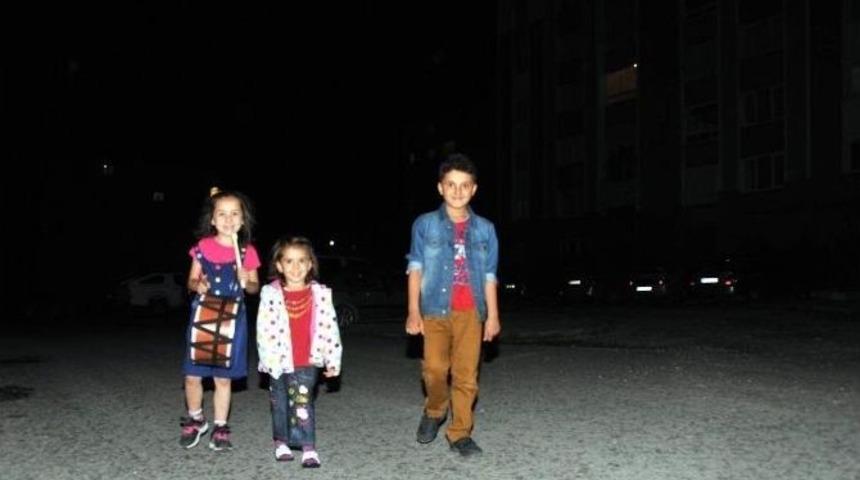 Minik Davulcular İş Başında