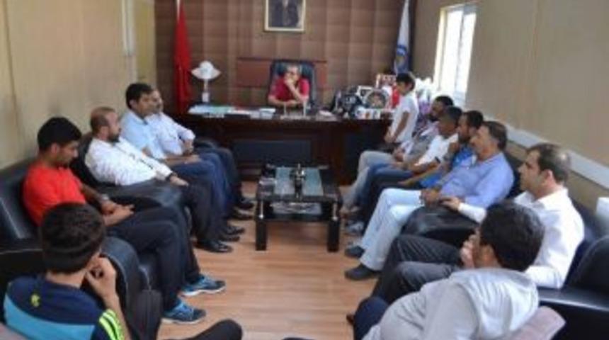 M&uuml;d&uuml;r Ocak&rsquo;tan Atletlere &Ouml;d&uuml;l