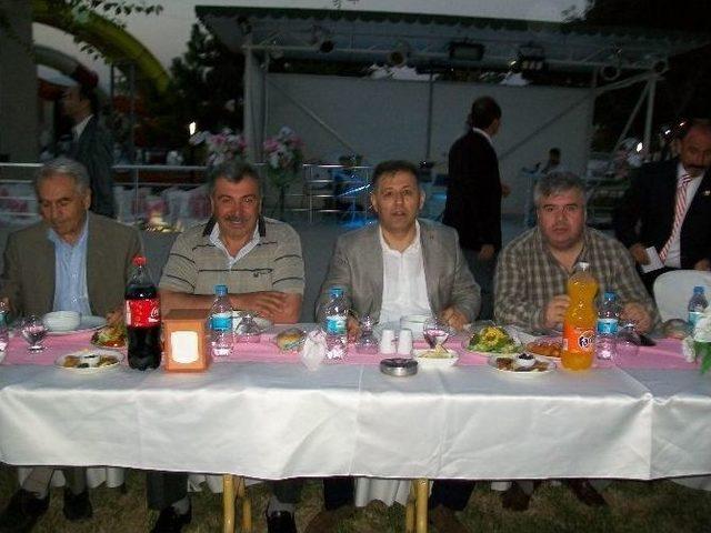 Eskişehir deki Sivrihisarlılar  iftar Yemeğinde  Buluştular 1