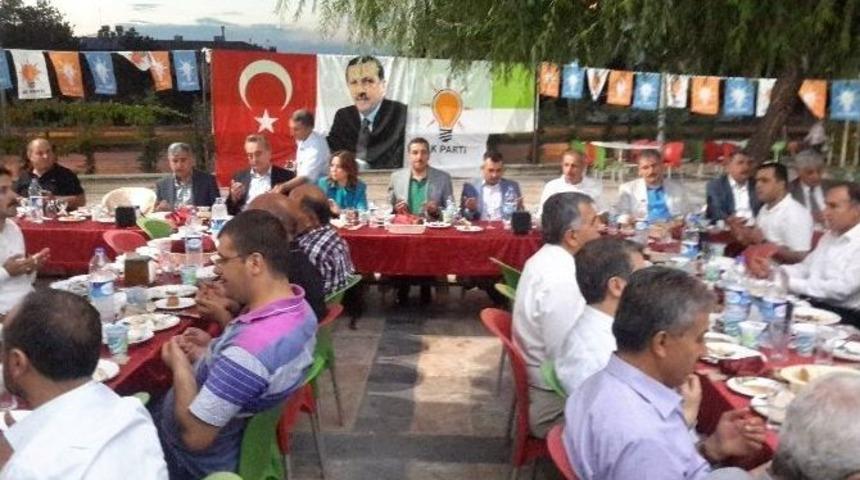 Ak Parti İl Teşkilatı İftarda Bir Araya Geldi