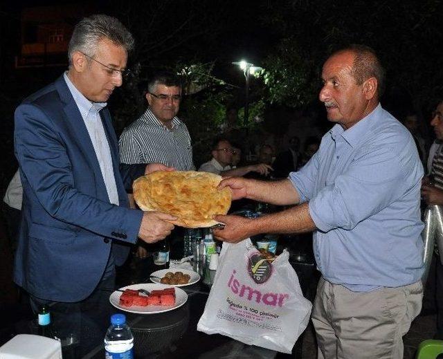 Mardin Valisi Taşkesen Derik te İftar Programına Katıldı 1