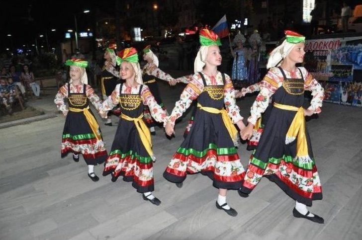 Edremit’te Halk Oyunları Gösterisi G2