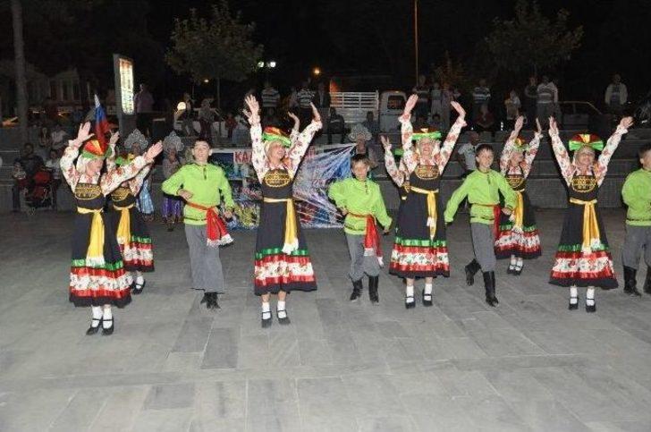 Edremit’te Halk Oyunları Gösterisi G3