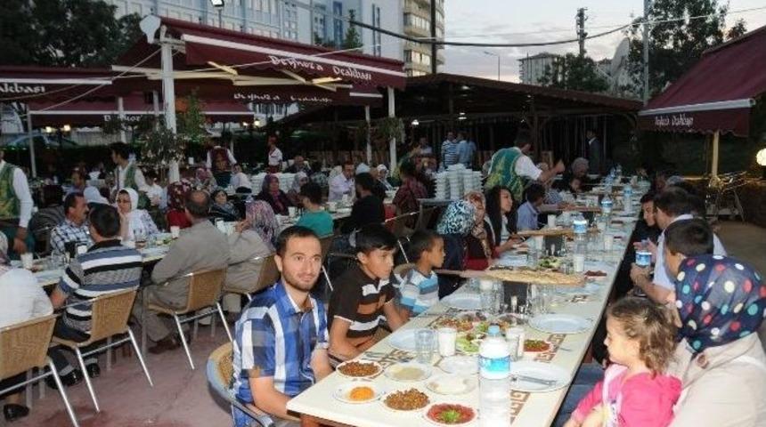 Belediye Başkanı Akdoğan Şehit Aileleriyle Bir Araya Geldi