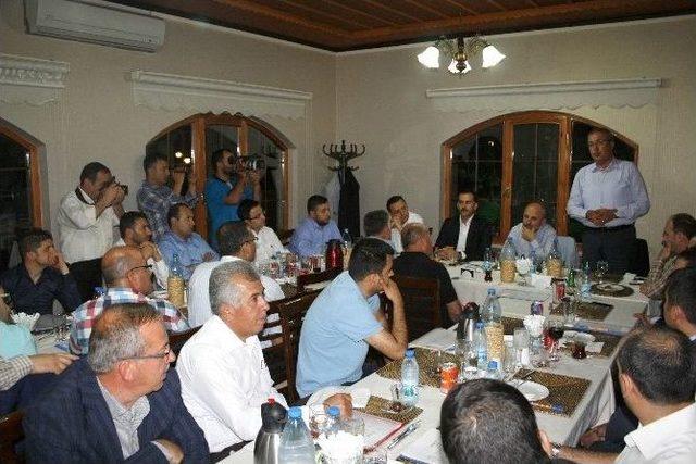 Ak Parti’nin Yeni Yöneticileri İftarda Biraraya Geldi