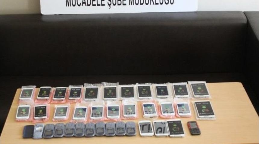 Kars&rsquo;ta Ka&ccedil;ak Cep Telefonu Ele Ge&ccedil;irildi