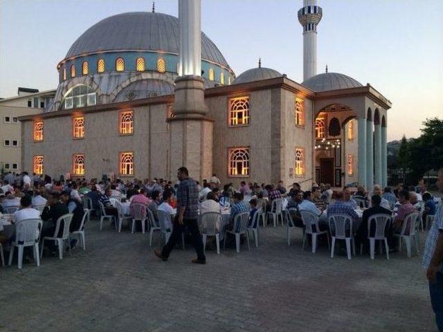 Serdivanlılar Sapak Camii Derneği’nin İftarında Buluştu