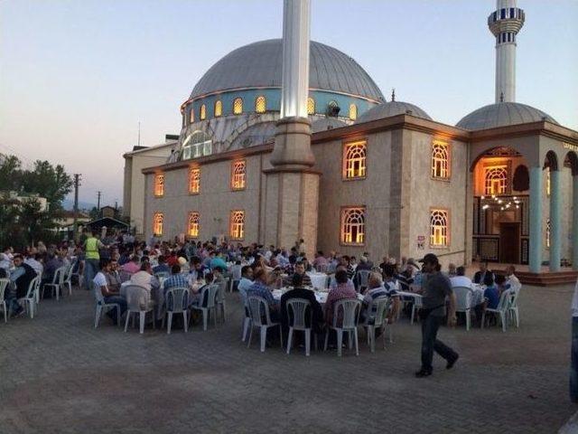 Serdivanlılar Sapak Camii Derneği’nin İftarında Buluştu