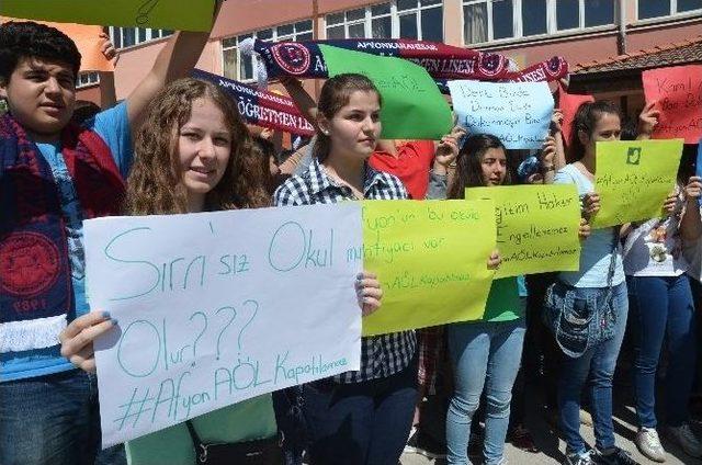 Afyonkarahisar’da Kız İmam Hatip Lisesi Protestosu