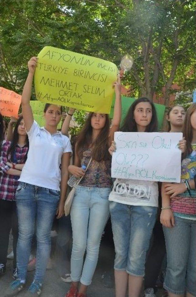 Afyonkarahisar’da Kız İmam Hatip Lisesi Protestosu