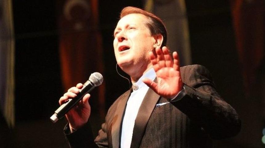 Ahmet &Ouml;zhan&rsquo;dan Tasavvuf Konseri