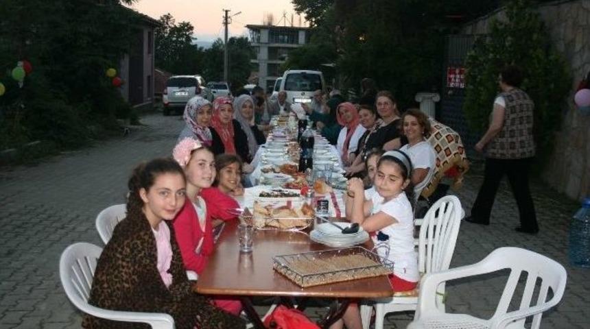 Ramazanda Birlik Beraberliğin &Ouml;rneği