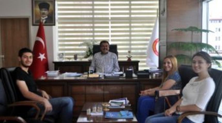 &Uuml;niversiteli Gen&ccedil;lerden Başkan Kale&rsquo;ye Ziyaret