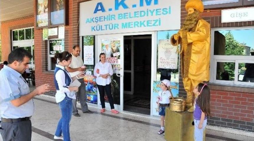Akşehir&rsquo;de Pantomim Ve Canlı Heykel&rsquo;e B&uuml;y&uuml;k İlgi