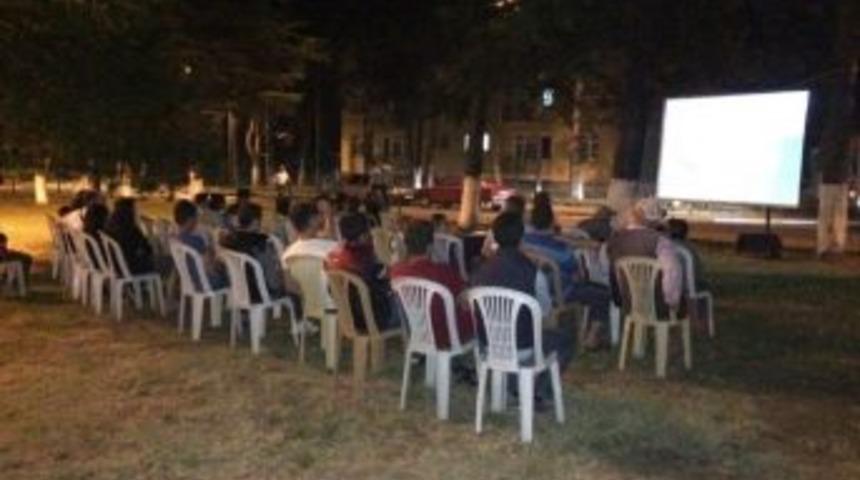 &Ccedil;aycuma&rsquo;lılara Ramazanda A&ccedil;ık Hava Sineması