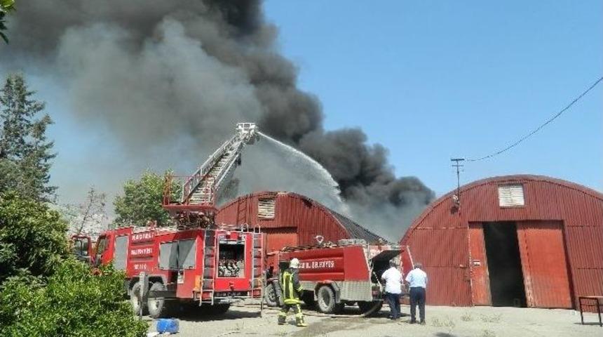Toprak Mahsulleri Ofisinin Depoları Yandı